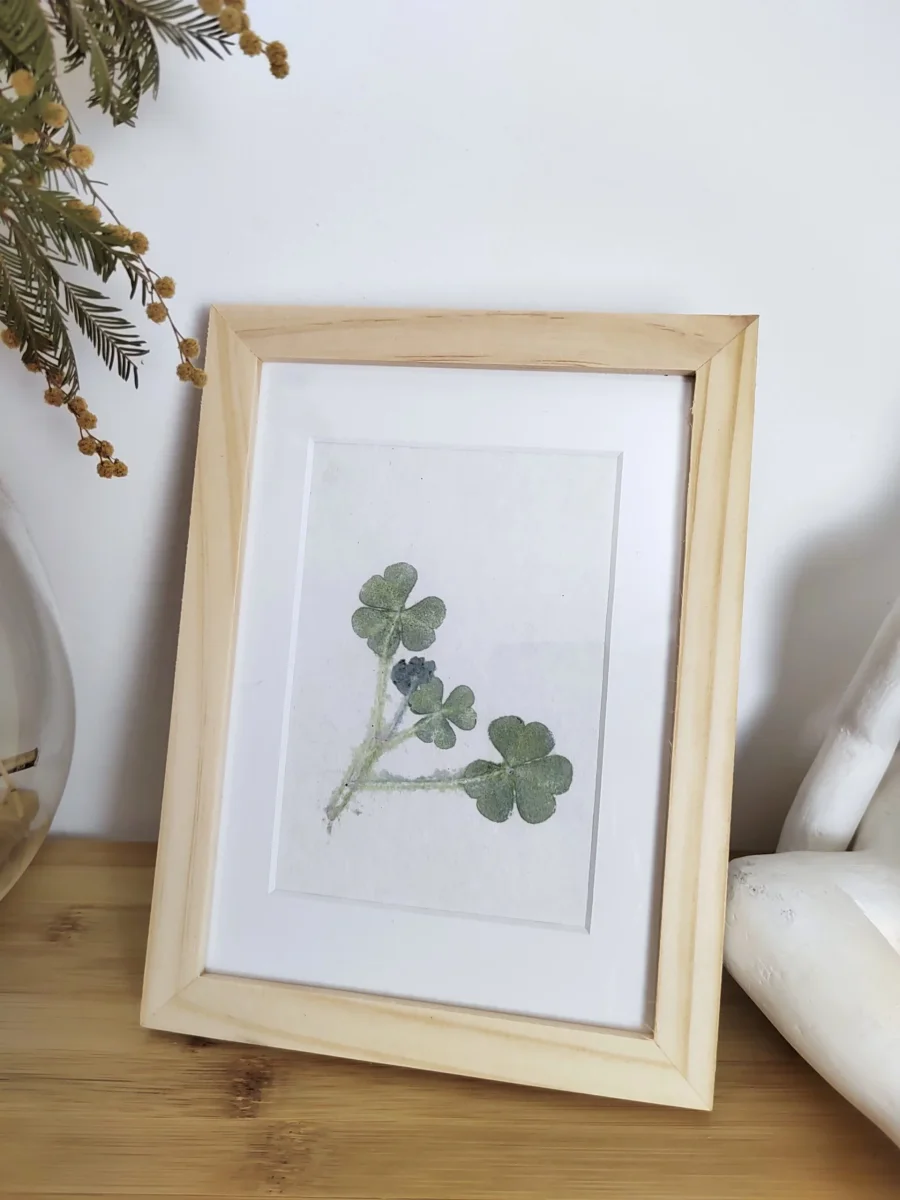 Petit cadre végétal – Plante martelée sur papier artisanal – Image 2